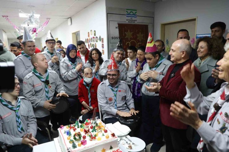 BÜYÜKÇEKMECE’DE ENGELLİ ÖĞRENCİLER YENİ YILA AĞAÇ DİKEREK GİRDİ