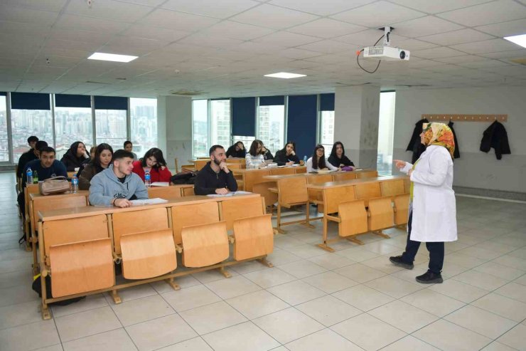 SINAV YOLUNDA GENÇLERE ESENYURT BELEDİYESİ’NDEN EĞİTİM DESTEĞİ