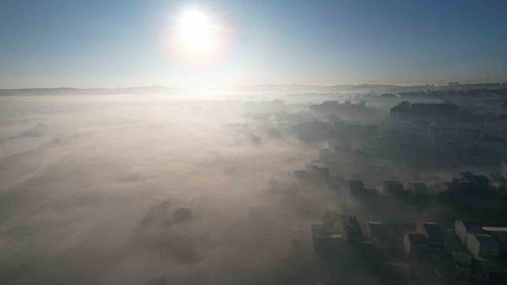 İSTANBUL’DA YILIN SON GÜNÜNDE MASALSI SİS GÖRÜNTÜLERİ