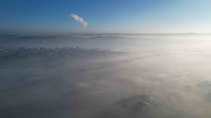 İSTANBUL’DA YILIN SON GÜNÜNDE MASALSI SİS GÖRÜNTÜLERİ