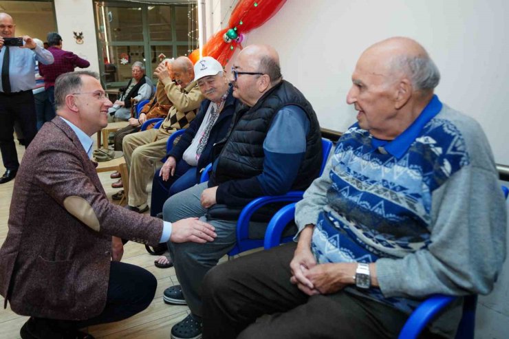 BEYLİKDÜZÜ BELEDİYE BAŞKANI ÇALIK 2024’ÜN SON GÜNÜNDE DE İLÇE HALKIYLA BİR ARAYA GELDİ