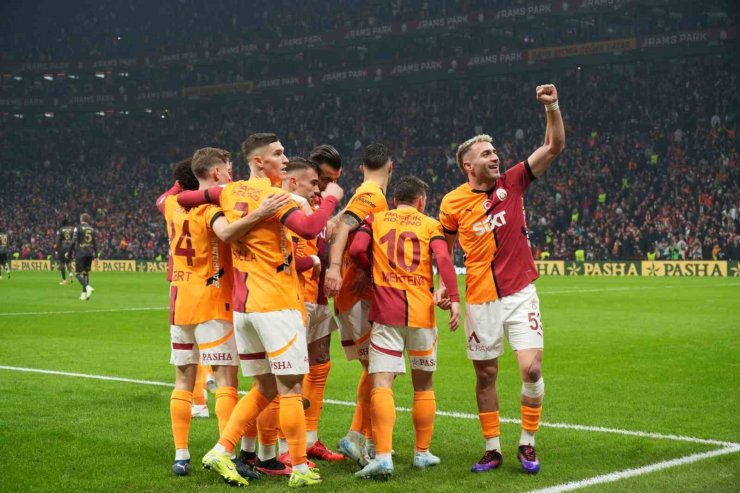 GALATASARAY İLE GÖZTEPE 61. RANDEVUDA