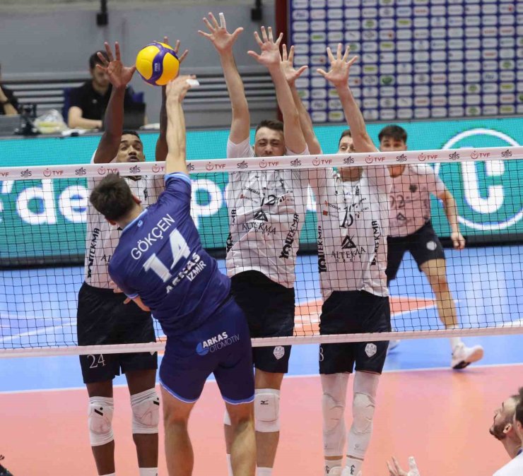 EFELER LİGİ: ARKAS SPOR: 3 - ALTEKMA: 0