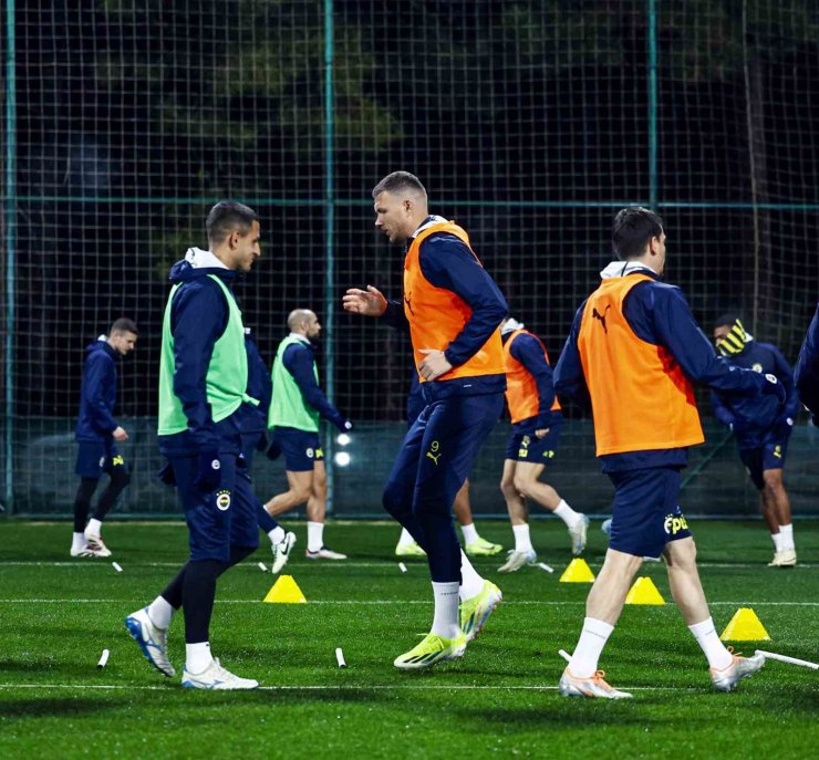 FENERBAHÇE, ATAKAŞ HATAYSPOR MAÇININ HAZIRLIKLARINI TAMAMLADI