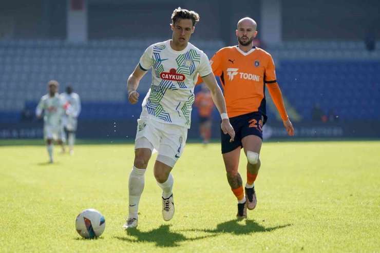 TRENDYOL SÜPER LİG: BAŞAKŞEHİR: 1 - ÇAYKUR RİZESPOR: 0 (İLK YARI)