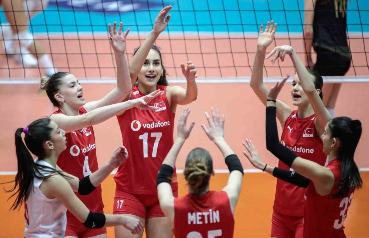 U16 KIZ VOLEYBOL MİLLİ TAKIMI, AVRUPA ŞAMPİYONASI FİNALLERİNDE