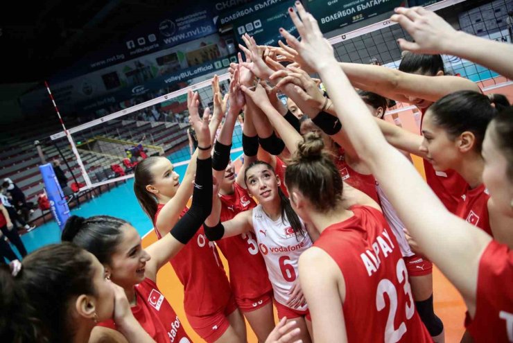 U16 KIZ VOLEYBOL MİLLİ TAKIMI, AVRUPA ŞAMPİYONASI FİNALLERİNDE