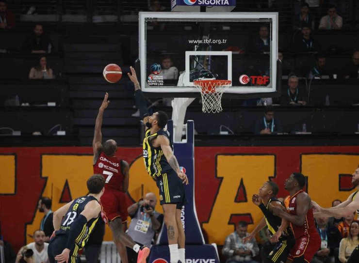 POTA DERBİSİ FENERBAHÇE’NİN