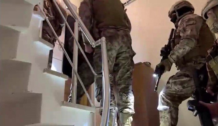 İSTANBUL’DA YASA DIŞI BAHİS OPERASYONU: 15 ŞÜPHELİ TUTUKLANDI