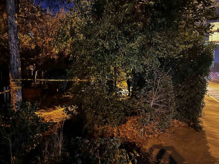 MALTEPE’DE ŞÜPHELİ ÖLÜM: 33 YAŞINDAKİ ŞAHIS YOL KENARINDA ÖLÜ BULUNDU