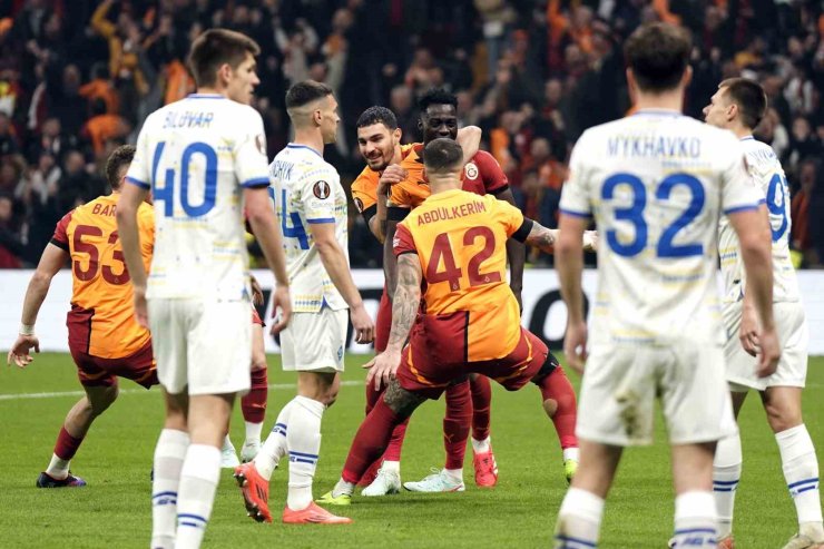 UEFA AVRUPA LİGİ: GALATASARAY: 2 - DİNAMO KİEV: 1 (İLK YARI)