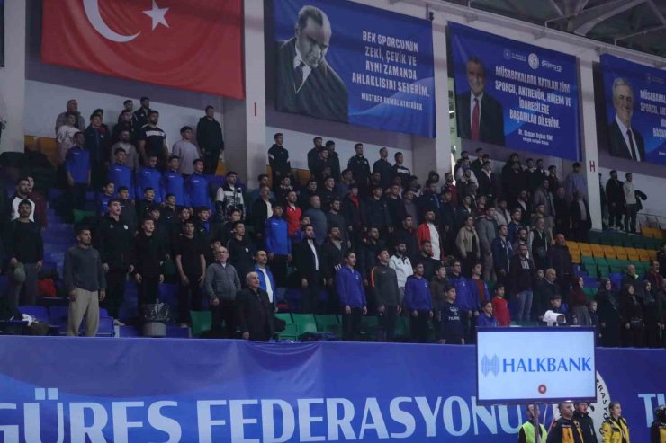 BÜYÜKLER GREKOROMEN TÜRKİYE GÜREŞ ŞAMPİYONASI’NDA İKİNCİ GÜN SONA ERDİ