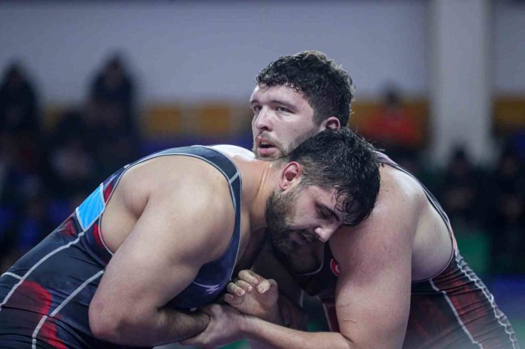 BÜYÜKLER GREKOROMEN TÜRKİYE GÜREŞ ŞAMPİYONASI’NDA İKİNCİ GÜN SONA ERDİ