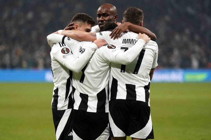 BEŞİKTAŞ, PLAY-OFF’LARA KALMA ŞANSINI YÜKSELTTİ