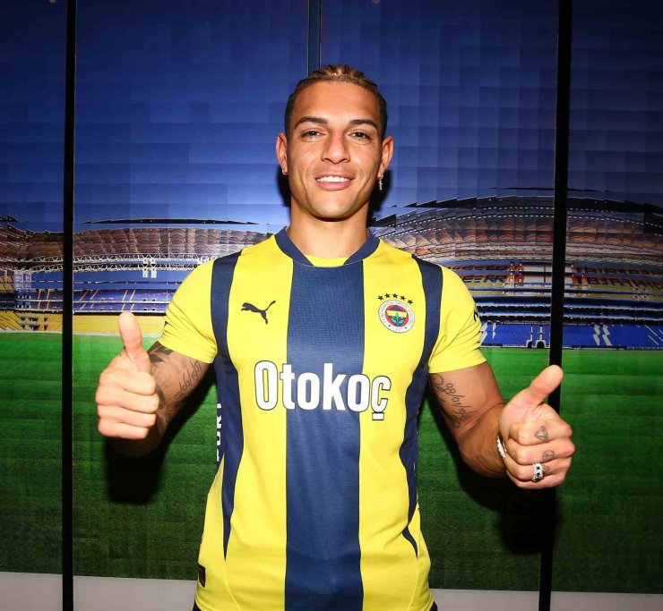 FENERBAHÇE, DİEGO CARLOS’U KADROSUNA KATTI