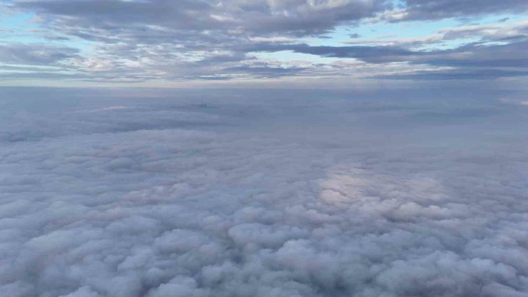 İSTANBUL’DA YOĞUN SİS KARTPOSTALLIK KARELER OLUŞTURDU