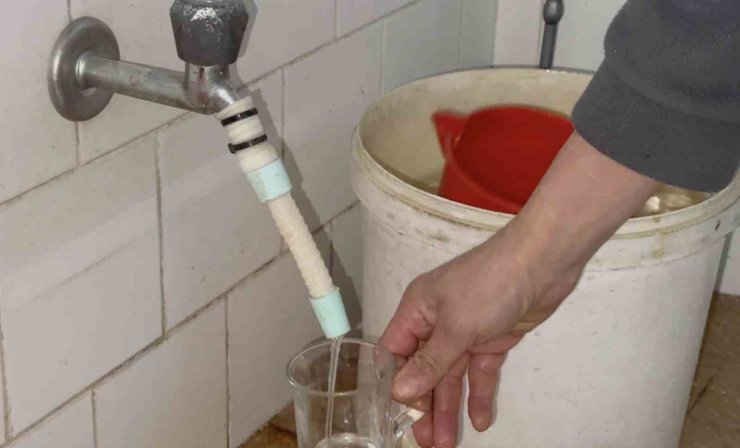 ARNAVUTKÖY’DE "ŞEBEKE SUYUNA ATIK SUYU KARIŞTIĞI" İDDİASI