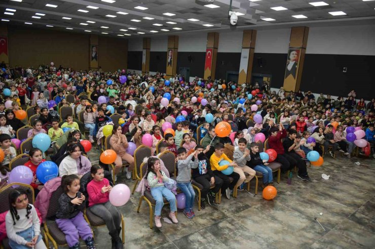 ESENYURTLU MİNİKLER SÖMESTİR ŞENLİĞİNDE DOYASIYA EĞLENDİ