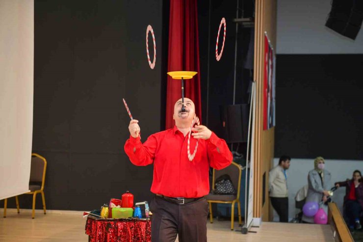 ESENYURTLU MİNİKLER SÖMESTİR ŞENLİĞİNDE DOYASIYA EĞLENDİ