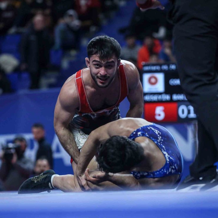 BÜYÜKLER SERBEST TÜRKİYE GÜREŞ ŞAMPİYONASI’NDA İKİNCİ GÜN SONA ERDİ