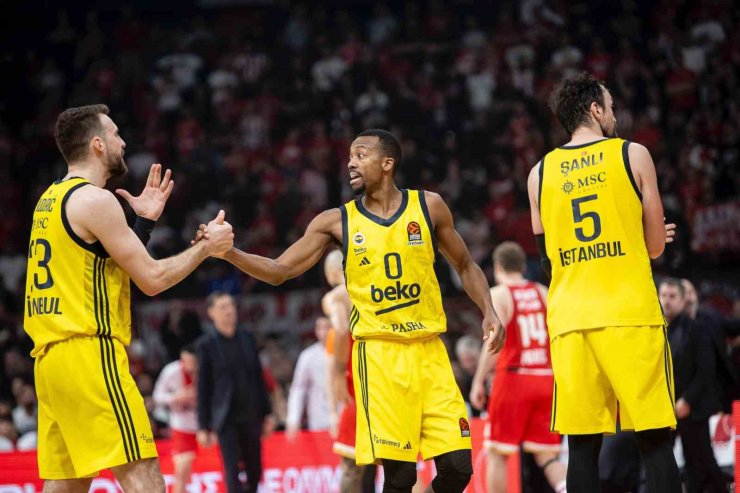 FENERBAHÇE BEKO, OLYMPİAKOS’U DEVİRDİ SERİYİ 5 MAÇA ÇIKARDI