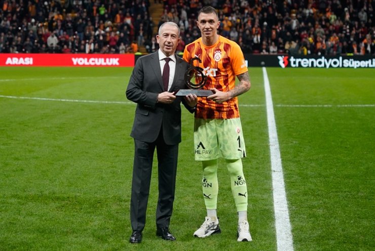 FERNANDO MUSLERA, GALATASARAY’IN LİGDE EN ÇOK FORMA GİYEN OYUNCUSU OLDU