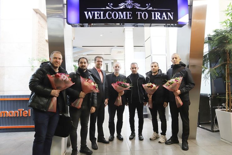 İSMAİL KARTAL, İRAN EKİBİ İLE PERSEPOLİS İLE SÖZLEŞME İMZALADI