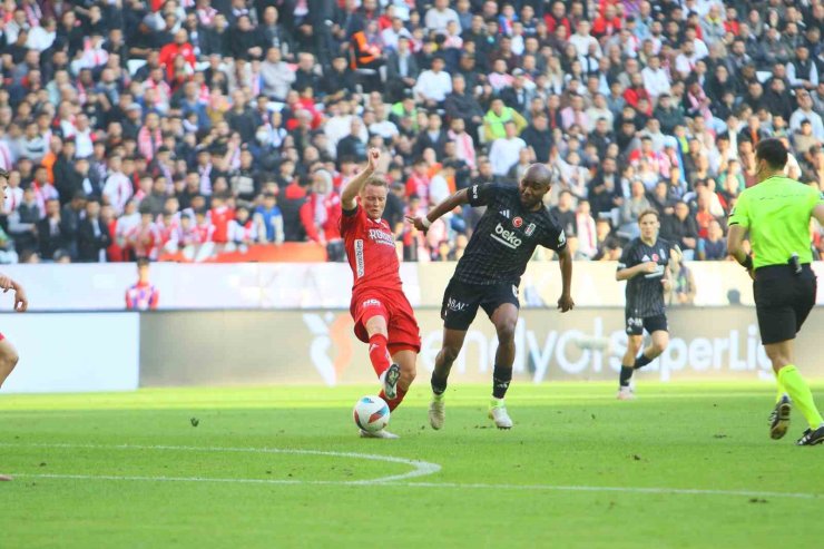 AL-MUSRATİ İLE RAFA SİLVA, CEZALI DURUMA DÜŞTÜ