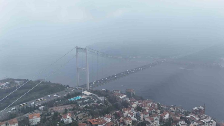 İSTANBUL’DA İKİ YAKA ARASINDA SİS ETKİLİ OLDU