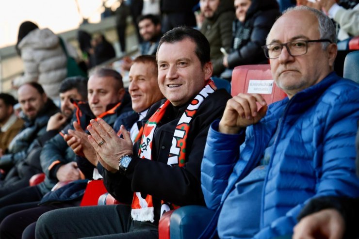 SİLİVRİ BELEDİYE BAŞKANI BALCIOĞLU, SELİMPAŞASPOR’UN ŞAMPİYONLUK COŞKUSUNA ORTAK OLDU