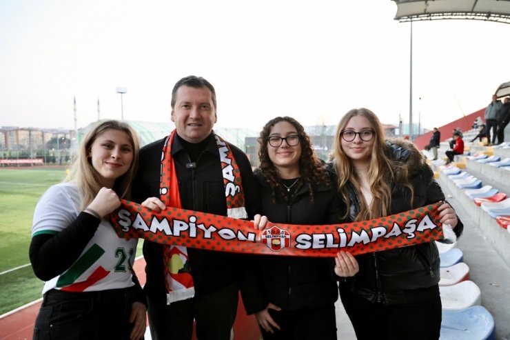 SİLİVRİ BELEDİYE BAŞKANI BALCIOĞLU, SELİMPAŞASPOR’UN ŞAMPİYONLUK COŞKUSUNA ORTAK OLDU