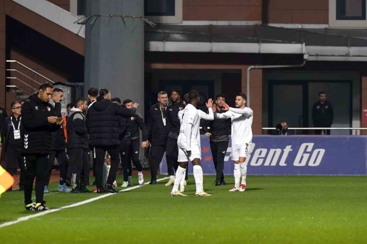 TRENDYOL SÜPER LİG: KASIMPAŞA: 2 - ATAKAŞ HATAYSPOR: 3 (İLK YARI)