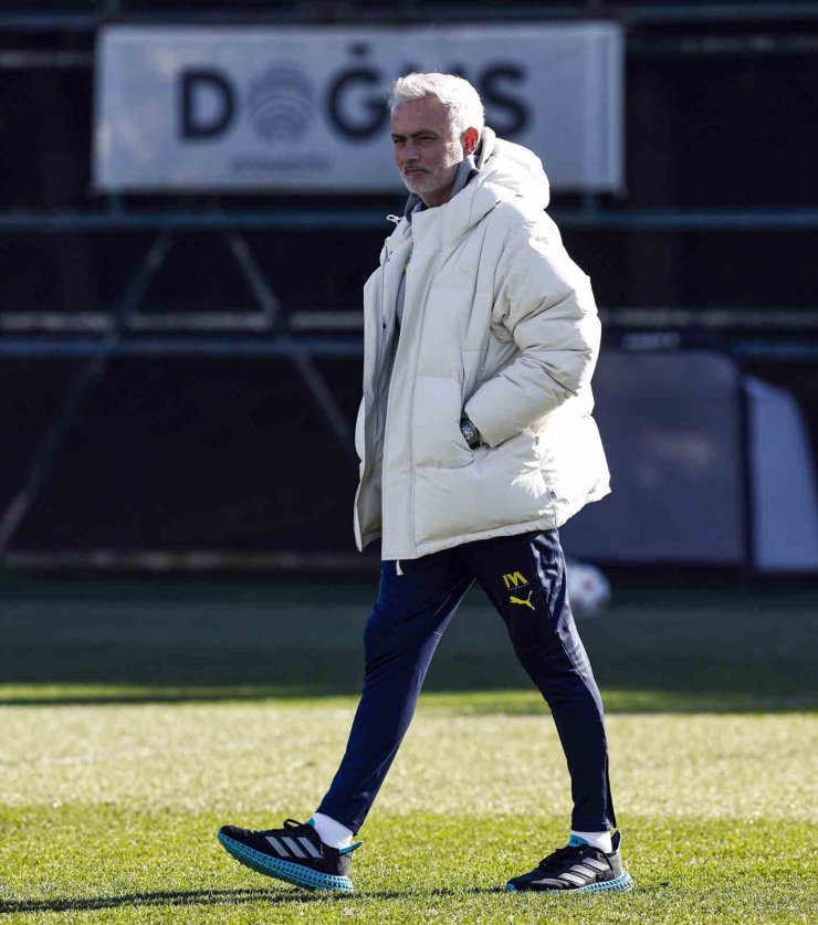 FENERBAHÇE’DE MİDTJYLLAND MAÇI HAZIRLIKLARI BAŞLADI