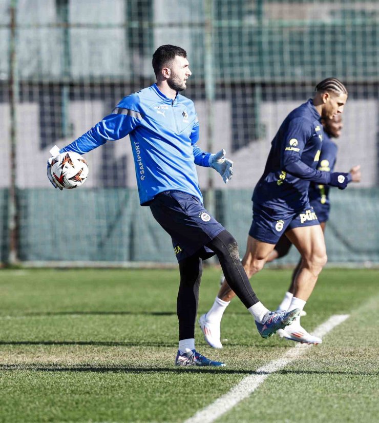 FENERBAHÇE’DE MİDTJYLLAND MAÇI HAZIRLIKLARI BAŞLADI