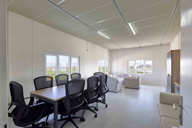 CORENDON FOOTBALL CENTER, TAKIMLARA VE TURNUVALARA KAPILARINI AÇTI