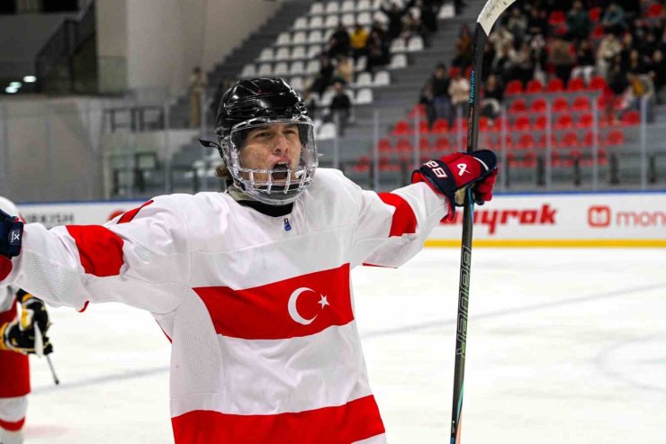 IIHF 20 YAŞ ALTI ERKEKLER DÜNYA ŞAMPİYONASI: TÜRKİYE: 9 - BOSNA HERSEK: 1