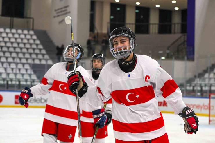 IIHF 20 YAŞ ALTI ERKEKLER DÜNYA ŞAMPİYONASI: TÜRKİYE: 9 - BOSNA HERSEK: 1