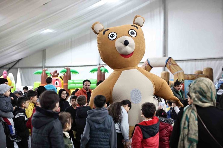 BAĞCILAR’DA KARNAVAL TADINDA ÇOCUK ŞENLİĞİ