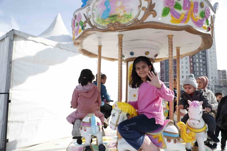 BAĞCILAR’DA KARNAVAL TADINDA ÇOCUK ŞENLİĞİ