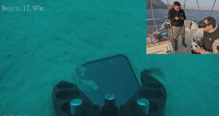 DENİZE DÜŞEN 107 BİN TL’LİK TELEFONU SUALTI DRONU İLE ÇIKARTTI