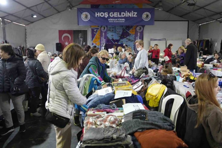 KARTALLI KADINLARDAN SIFIR ATIK VE DAYANIŞMA HAMLESİ