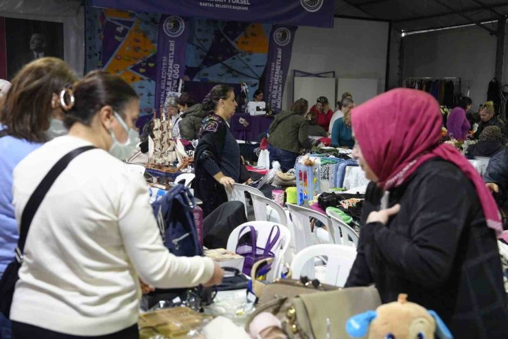 KARTALLI KADINLARDAN SIFIR ATIK VE DAYANIŞMA HAMLESİ