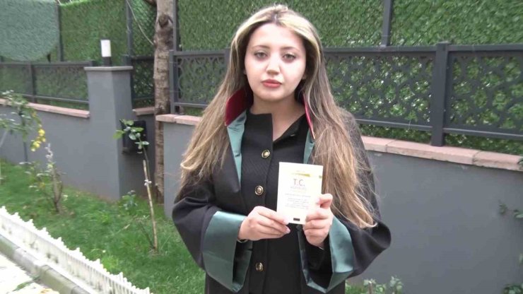 RUHSATINI ALAN AVUKAT BARO BAŞKANI İBRAHİM KABOĞLU’NUN ELİNİ SIKMADI