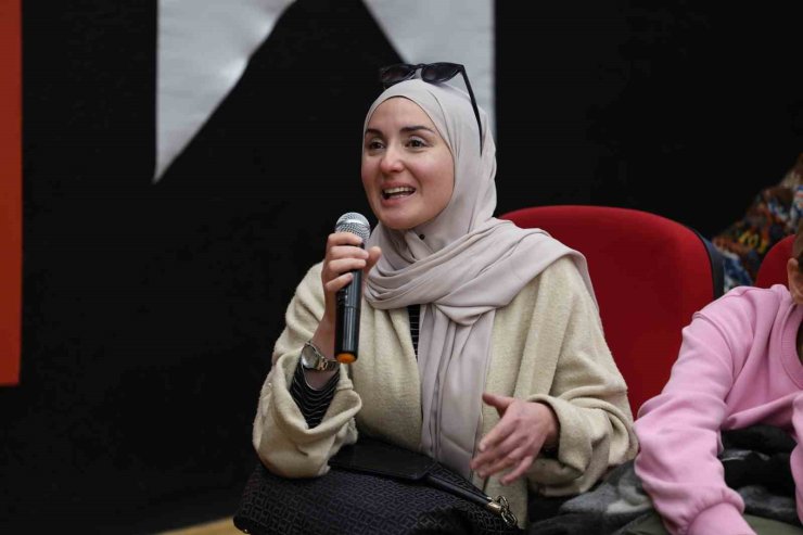 ‘BAKIRKÖY MUHABBETİ’ PROGRAMININ BU HAFTAKİ KONUĞU YAZAR PELİN BATU OLDU