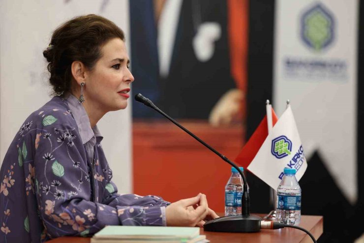 ‘BAKIRKÖY MUHABBETİ’ PROGRAMININ BU HAFTAKİ KONUĞU YAZAR PELİN BATU OLDU