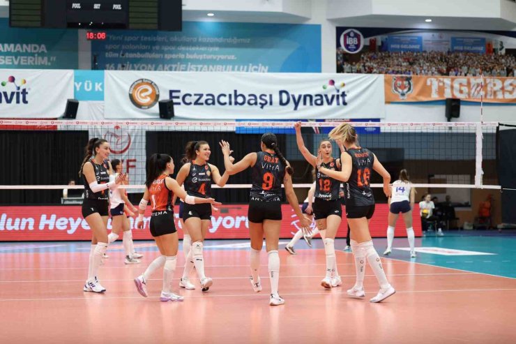 VODAFONE SULTANLAR LİGİ: ECZACIBAŞI DYNAVİT: 3 - AYDIN BÜYÜKŞEHİR BELEDİYESPOR: 0