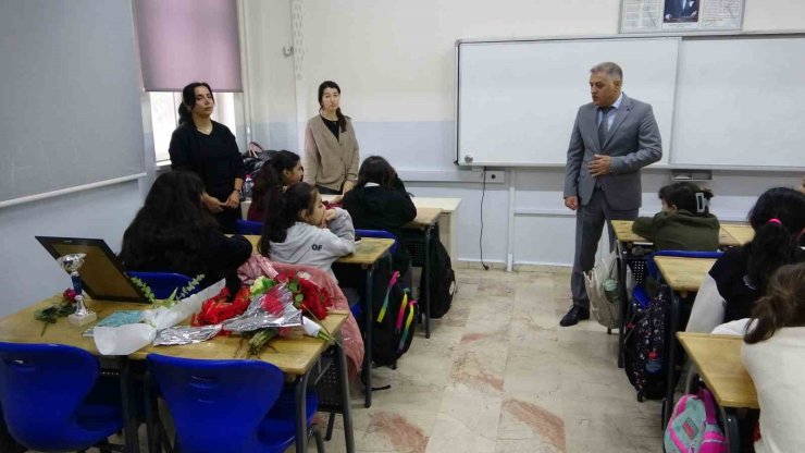 BOLU’DAKİ OTEL YANGININDA HAYATINI KAYBEDEN MİNA AKİŞLİ OKULUNDA ANILDI