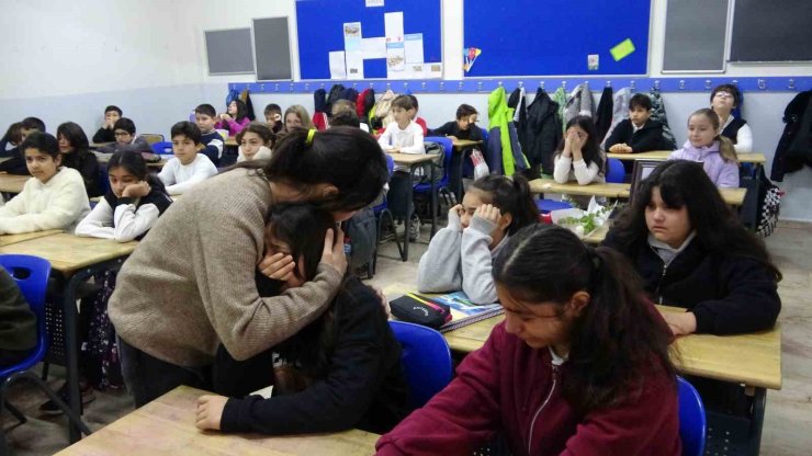 BOLU’DAKİ OTEL YANGININDA HAYATINI KAYBEDEN MİNA AKİŞLİ OKULUNDA ANILDI