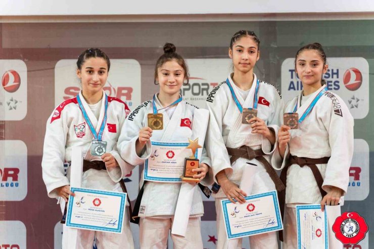 ÜMRANİYE’DEN BİR ŞAMPİYONLUK BAŞARISI DAHA