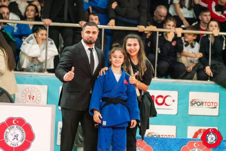 ÜMRANİYE’DEN BİR ŞAMPİYONLUK BAŞARISI DAHA